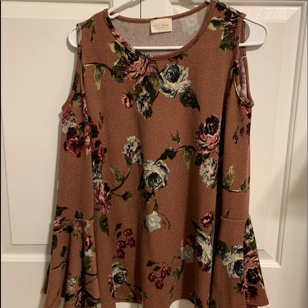 cute floral top